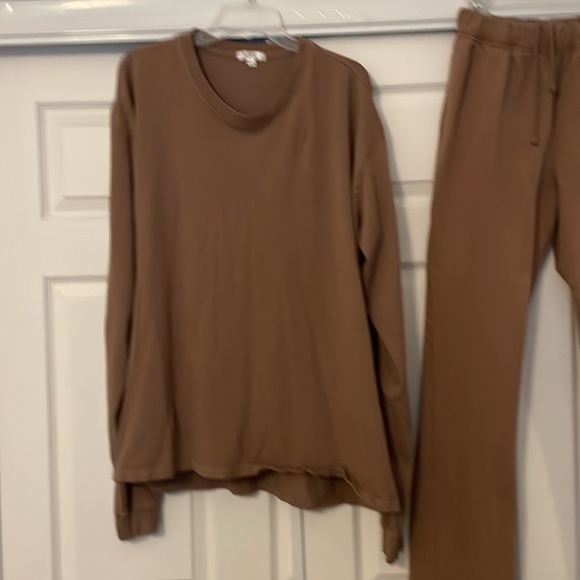 Good American lounge set - Picture 2 of 3